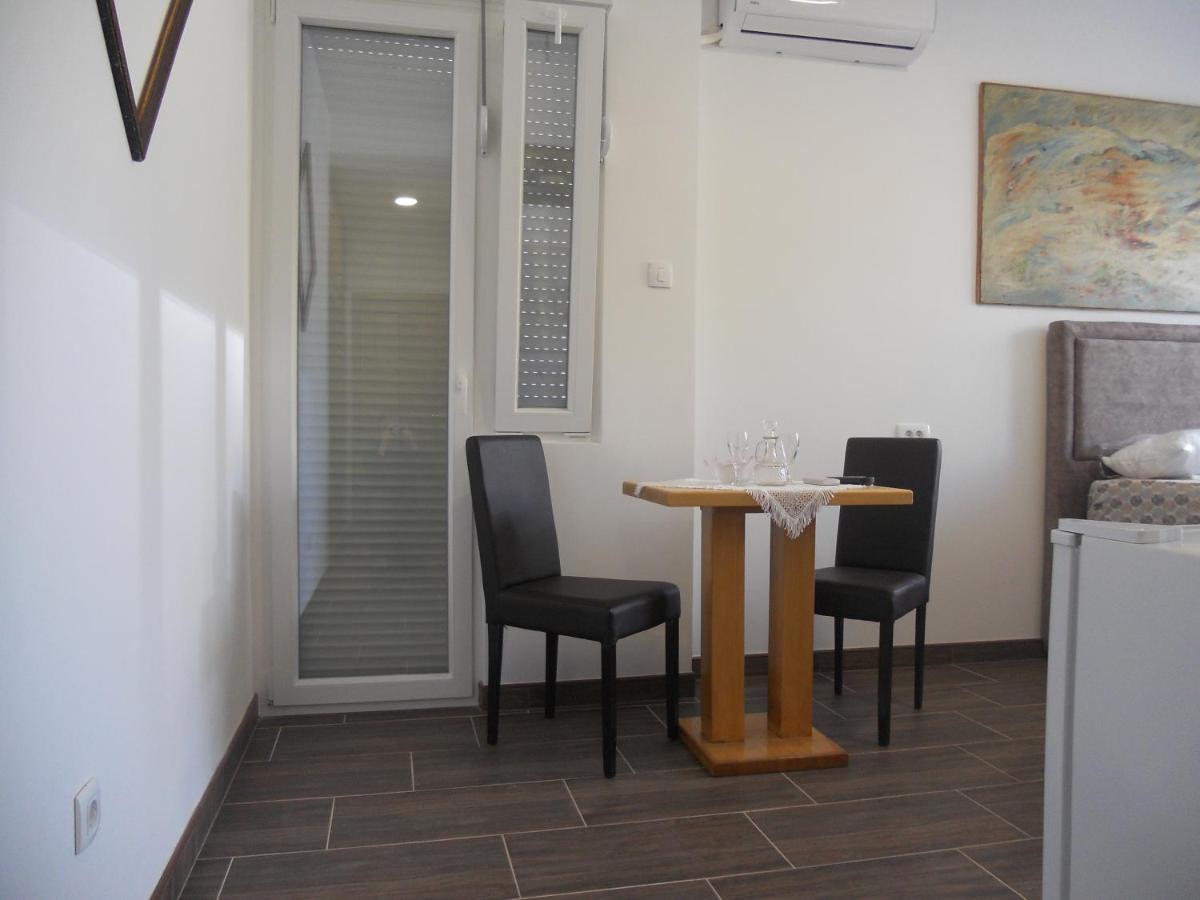Apartmani Bonaca U Centru Niksica Exterior photo